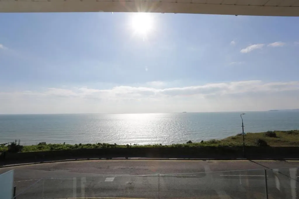 Bournecoast: 3 Bed-Sea Views/Balcony/Garden-Hb6314 Villa Bournemouth 0*,  United Kingdom