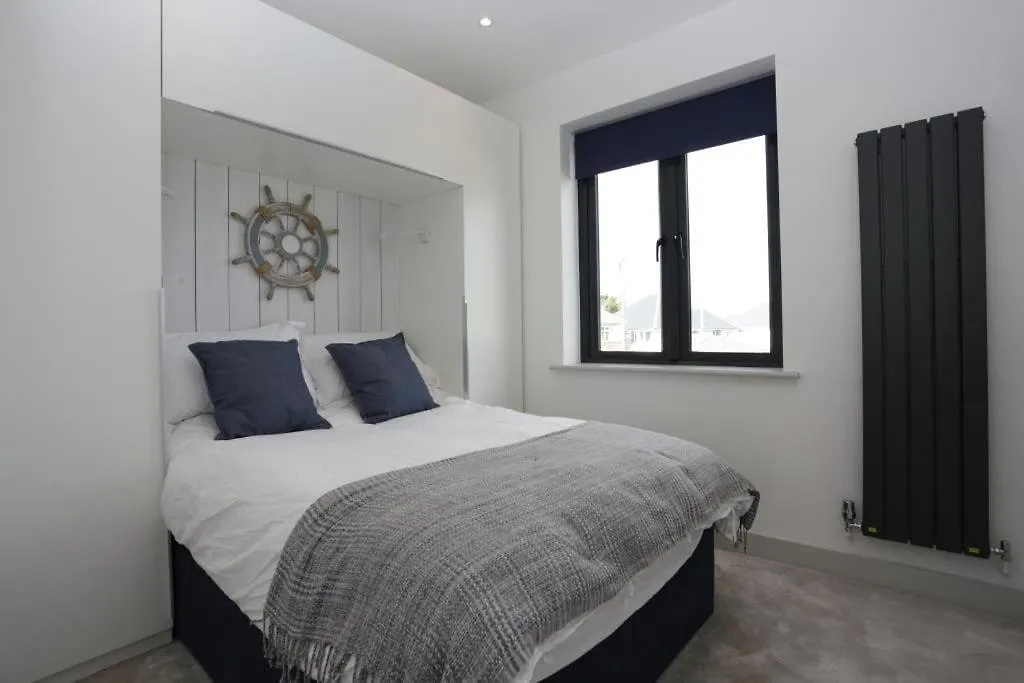 Bournecoast: 3 Bed-Sea Views/Balcony/Garden-Hb6314 Villa Bournemouth
