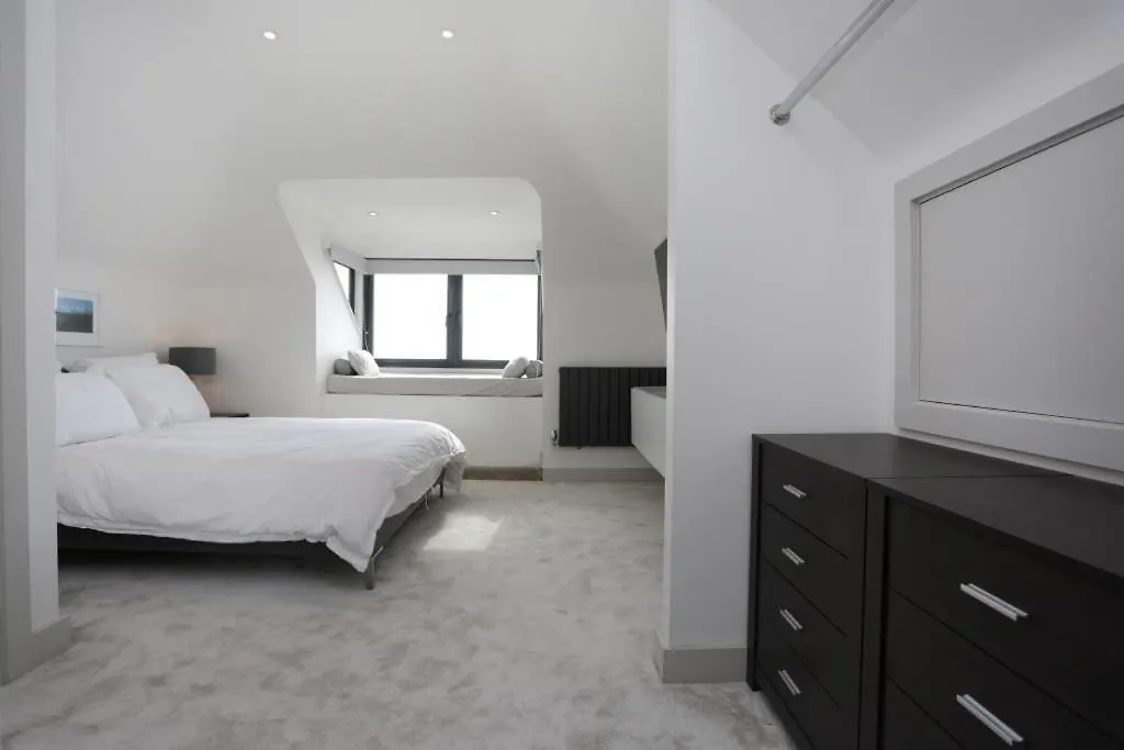 Bournecoast: 3 Bed-Sea Views/Balcony/Garden-Hb6314 Villa Bournemouth United Kingdom