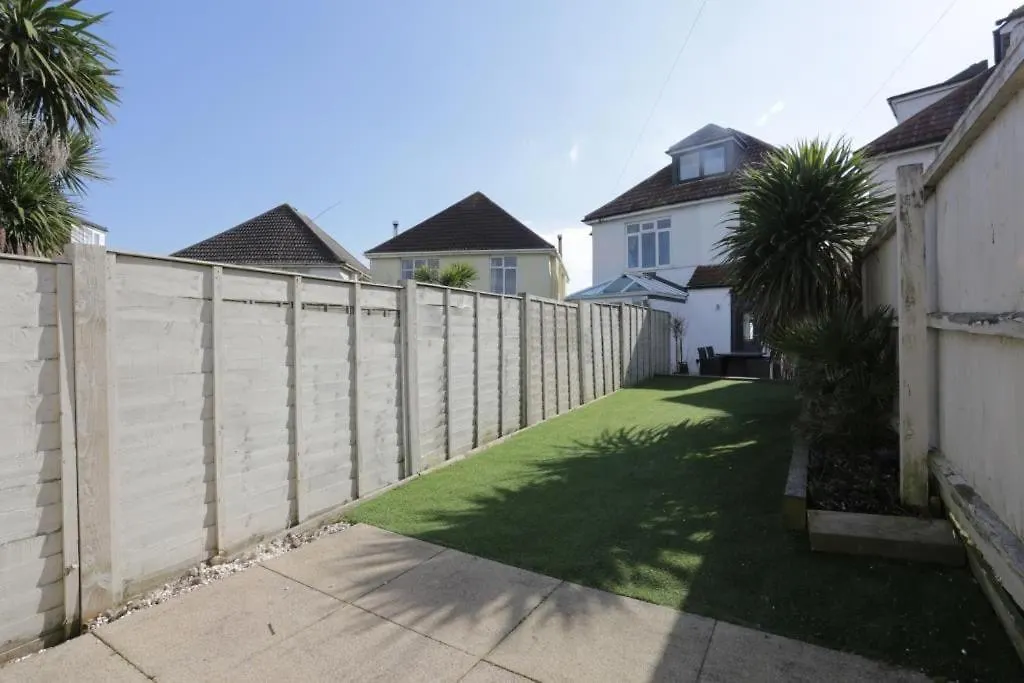 Bournecoast: 3 Bed-Sea Views/Balcony/Garden-Hb6314 Villa Bournemouth 0*,  United Kingdom
