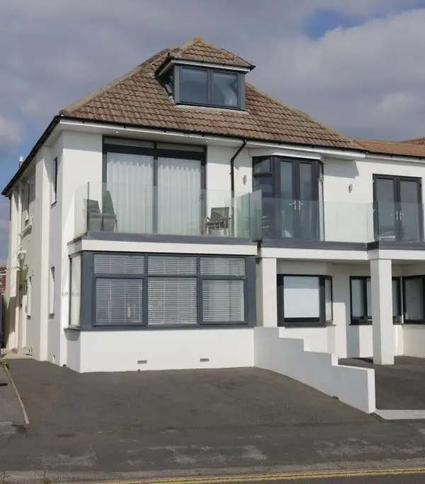 Bournecoast: 3 Bed-Sea Views/Balcony/Garden-Hb6314 Villa Bournemouth