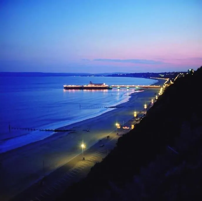 Bournecoast: 3 Bed-Sea Views/Balcony/Garden-Hb6314 Villa Bournemouth 0*,  United Kingdom