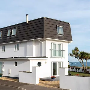 & Sea Views Holiday home