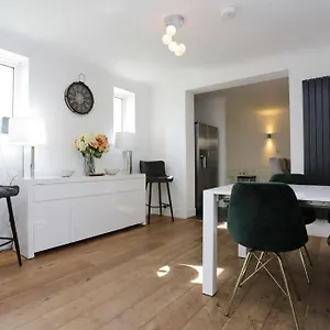 Bournecoast: With Snug-games Room-garden-3114 Holiday home